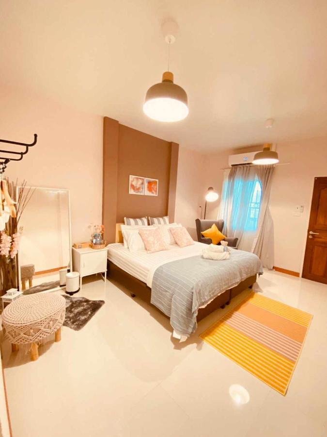 Por Poshtel Kanchanaburi Bagian luar foto