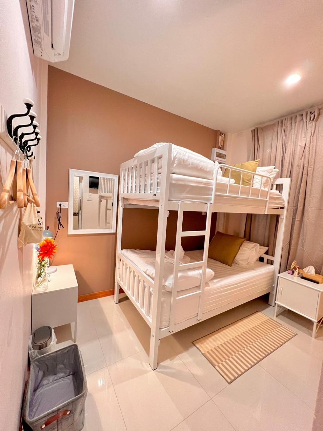 Por Poshtel Kanchanaburi Bagian luar foto