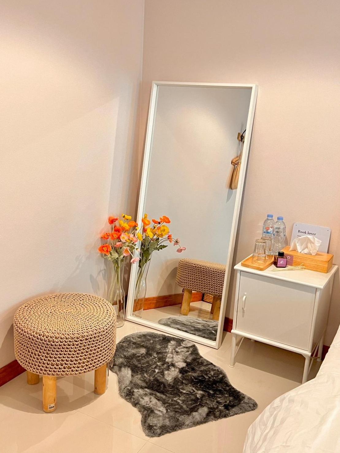 Por Poshtel Kanchanaburi Bagian luar foto